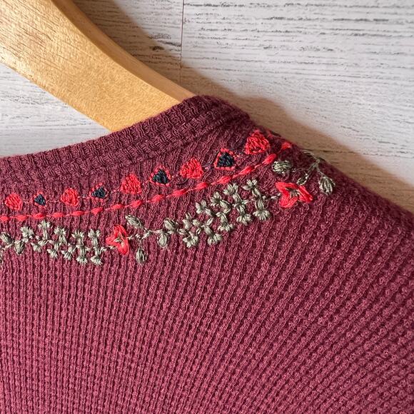 Lucky Brand Top Womens Size Small Burgundy Thermal Henley with Floral Embroidery - Picture 15 of 16